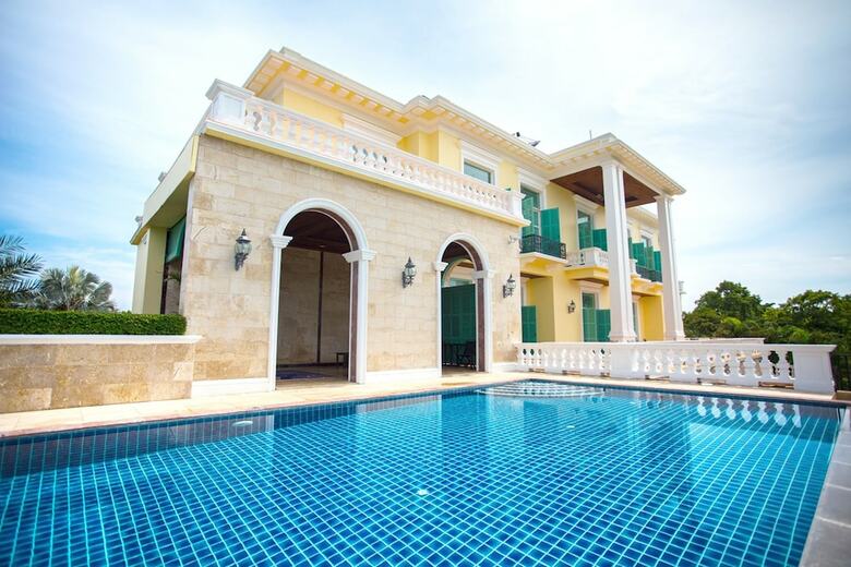Chateau De Khaoyai Hotel & Resort