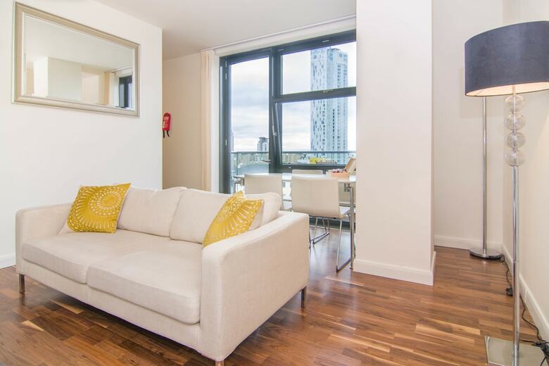 Canary Wharf - Corporate River View Apartments