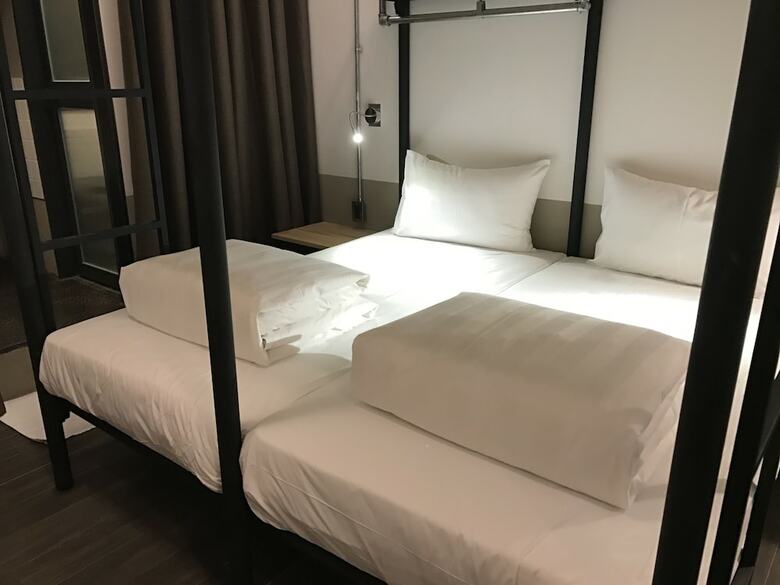 Hotel Papa Whale