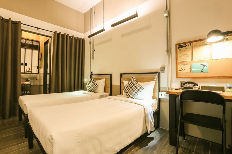 Hotel Papa Whale