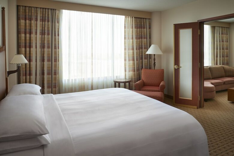 Hotel River Cree Resort And Casino