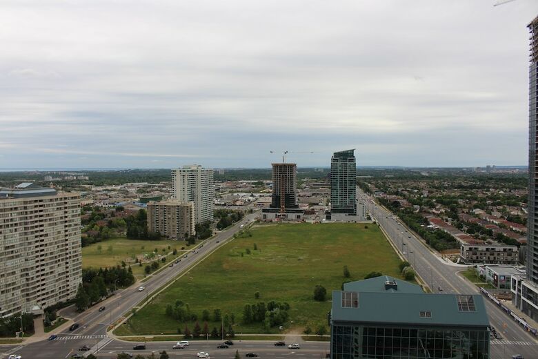 Lake View Luxury Condo By Elite Suites