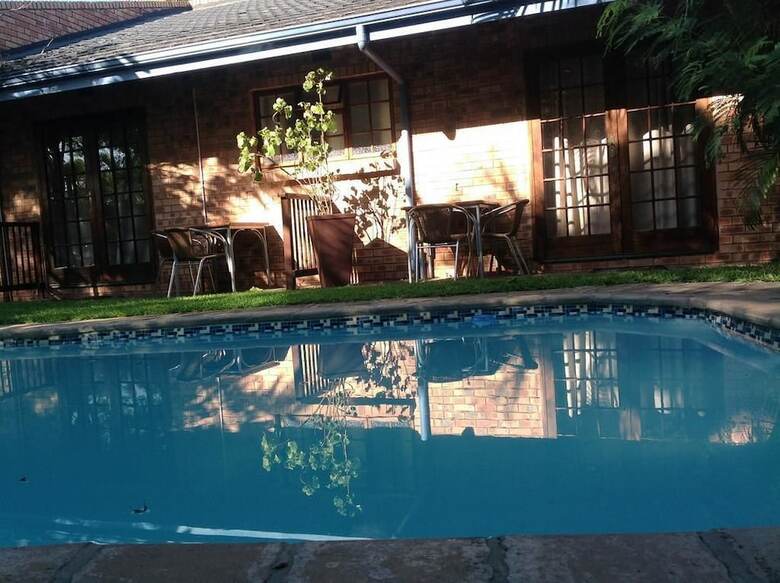Hotel Rhino Coast Guest House