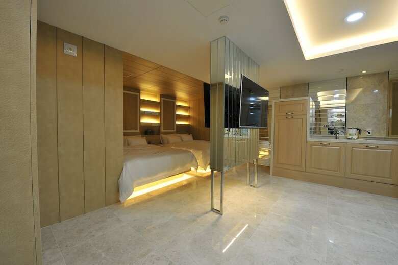 Hotel The Grang Nampo (fromerly Ytt)