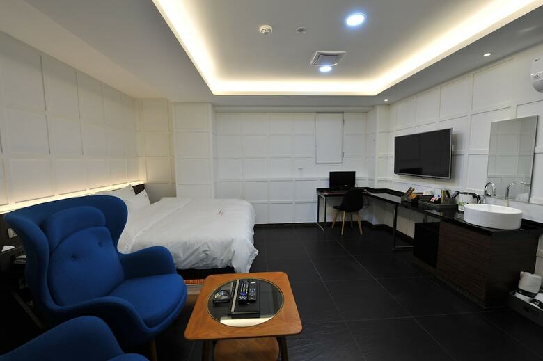 Hotel The Grang Nampo (fromerly Ytt)