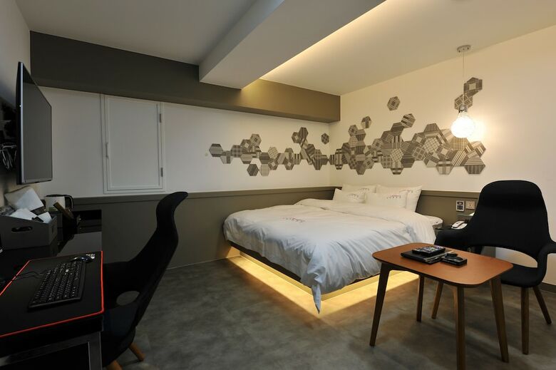 Hotel The Grang Nampo (fromerly Ytt)