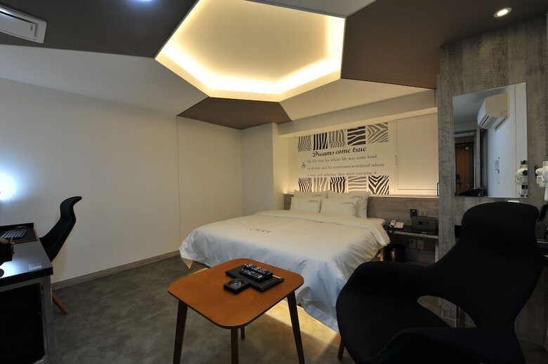 Hotel The Grang Nampo (fromerly Ytt)