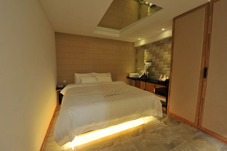 Hotel The Grang Nampo (fromerly Ytt)