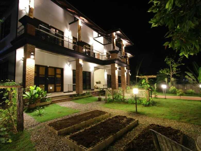 Hotel Above The Sea Guesthouse