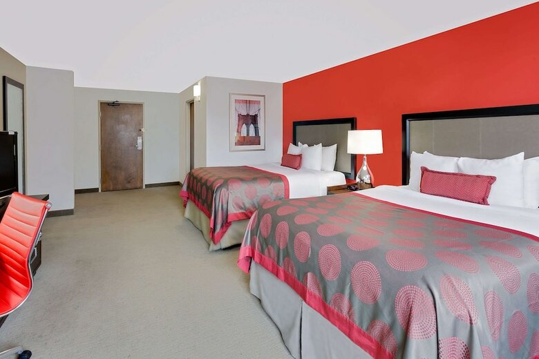 Hotel Ramada By Wyndham Marquette