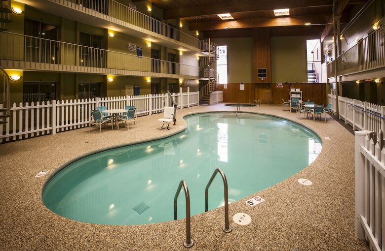 Hotel Ramada By Wyndham Marquette