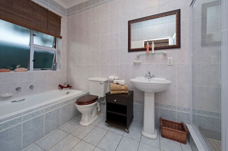 Hotel Brown Jug Guest House