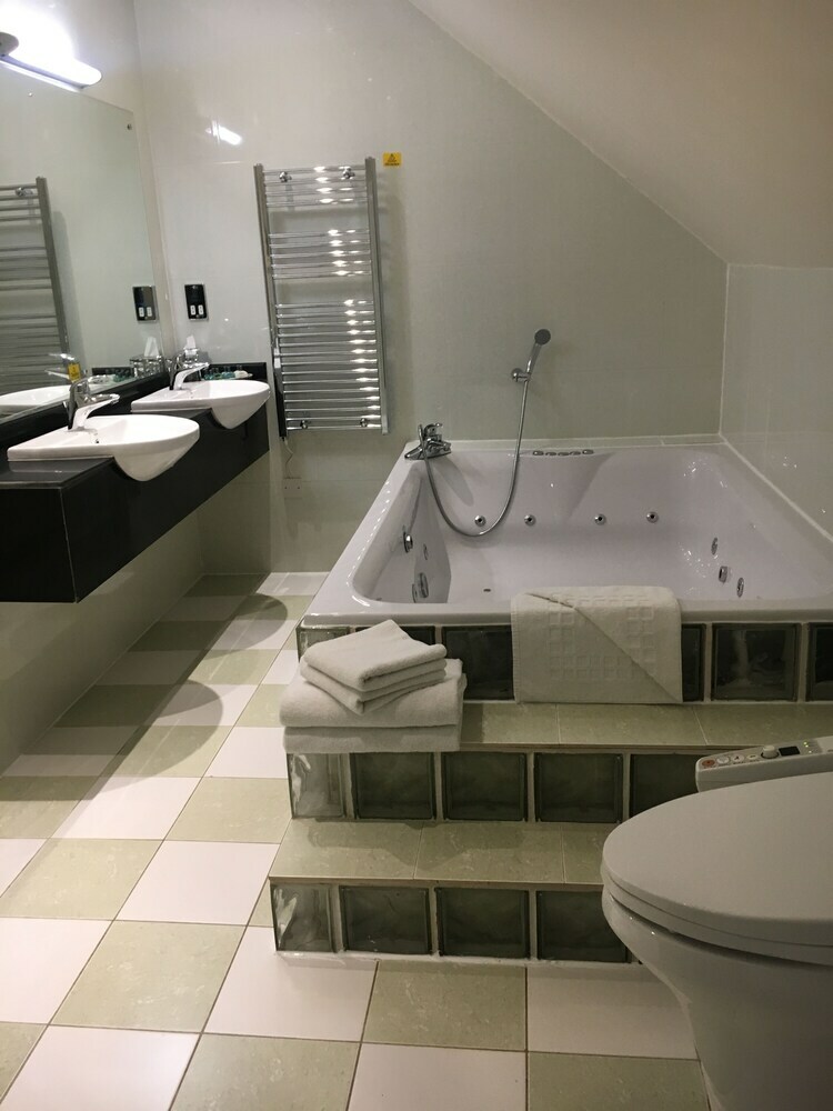 Best Western Normanton Park Hotel