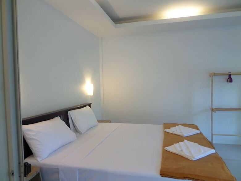 Hotel Lanta Triple Novel