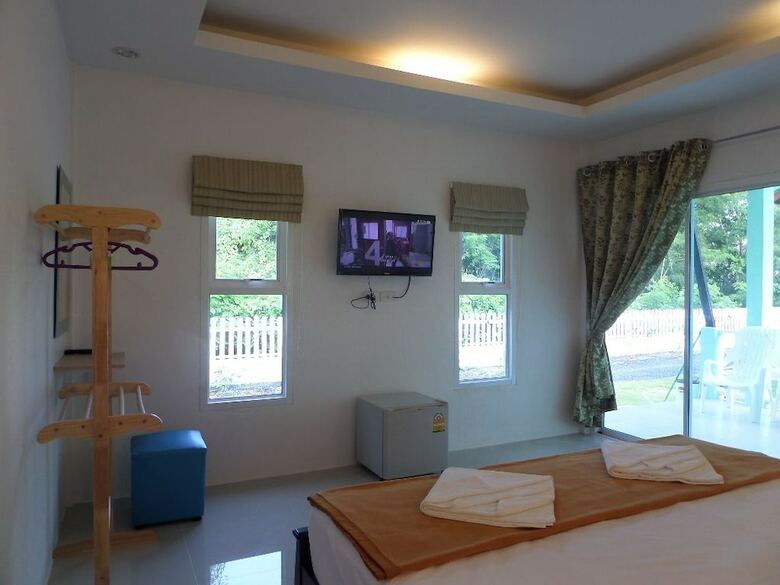 Hotel Lanta Triple Novel