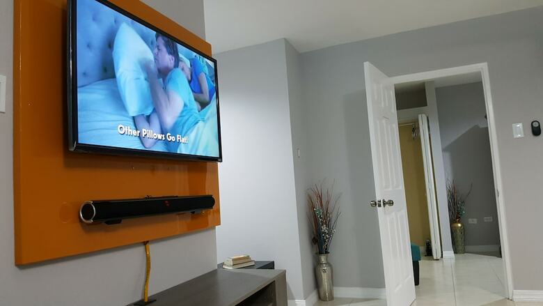 New Kingston Guest Apartment At Donhead