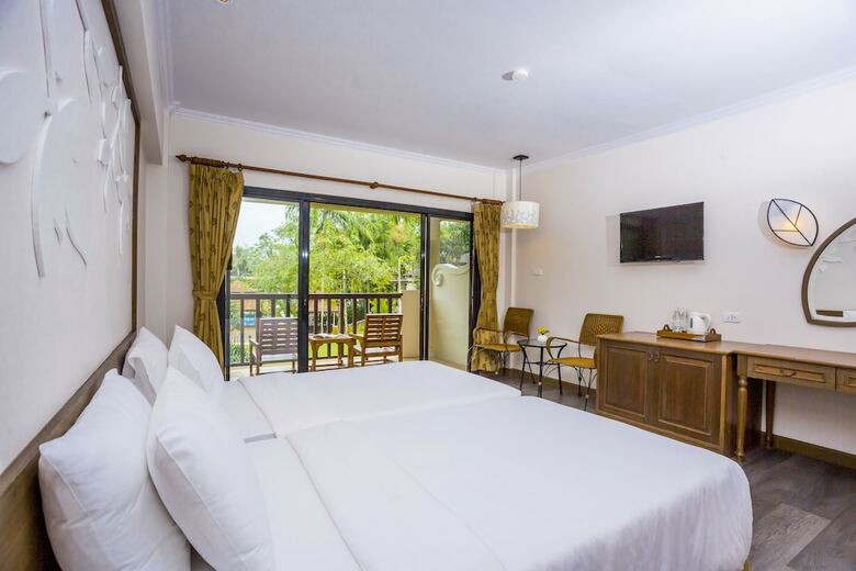 Hotel The Leaf On The Sands By Katathani