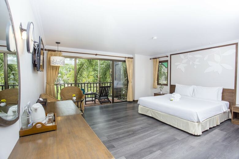Hotel The Leaf On The Sands By Katathani
