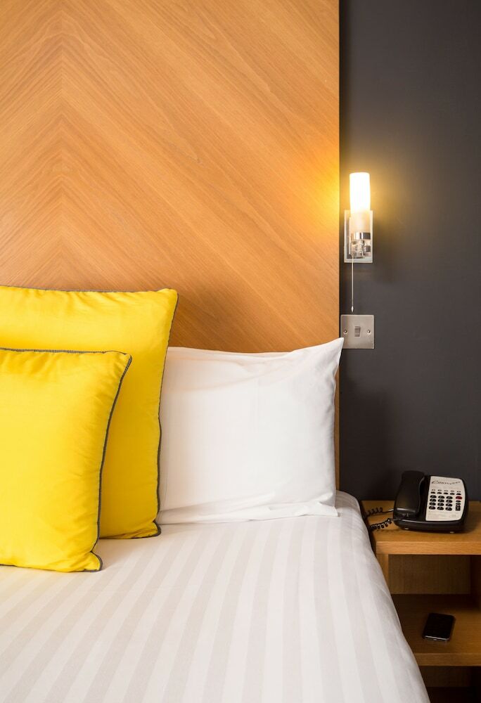 Apartamentos Roomzzz Leeds City West