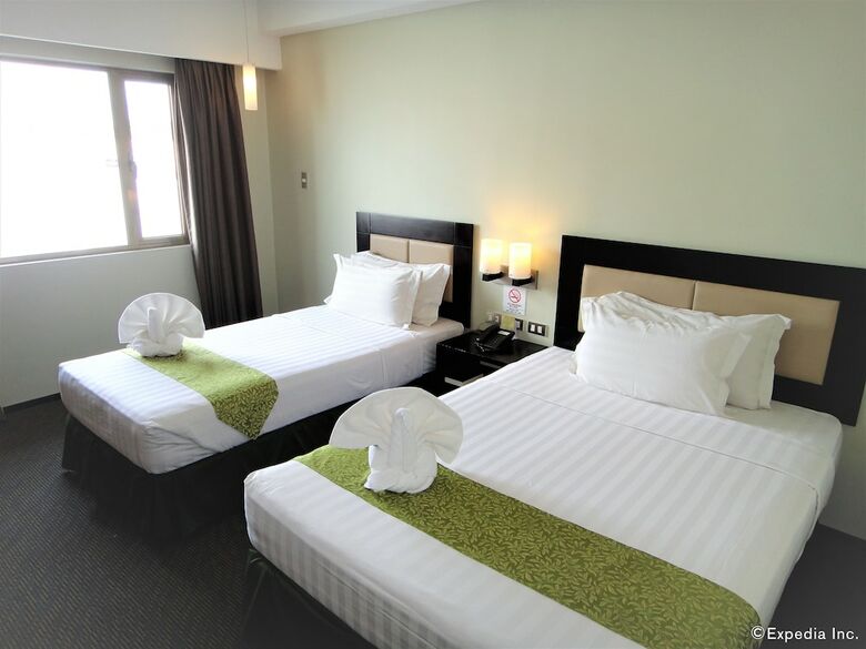 Mallberry Suites Business Hotel