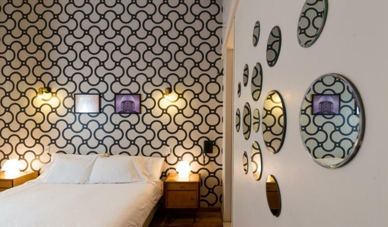 Sacha Mistol Art Hotel