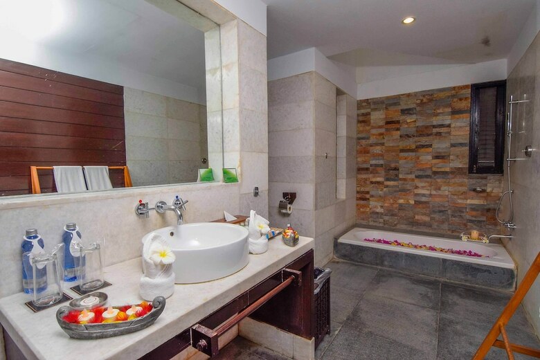 Hotel Bay Of Bengal Resort
