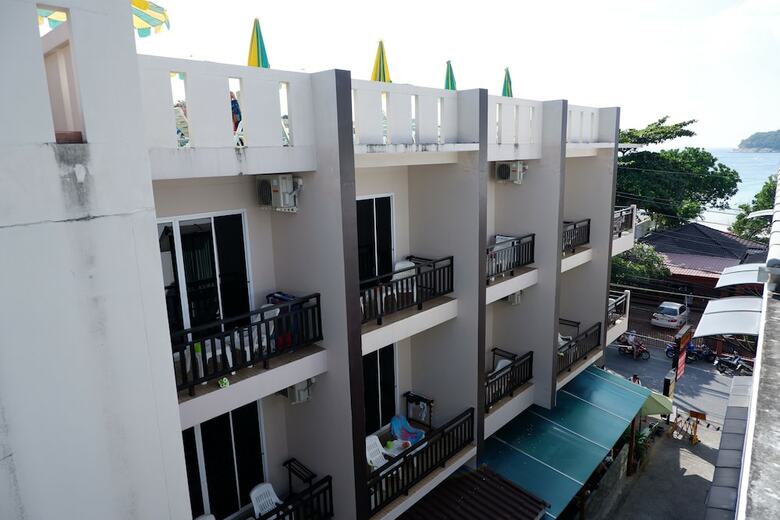 Kata Beachwalk Hotel And Bungalows