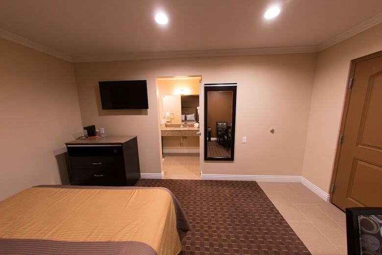 Motel Diamond Bell Inn & Suites