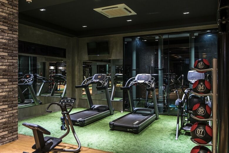 Cresco Hotel Buriram