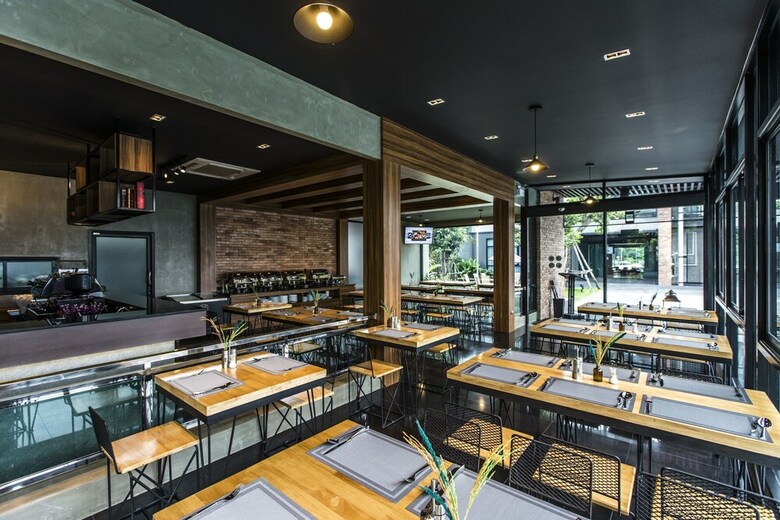 Cresco Hotel Buriram