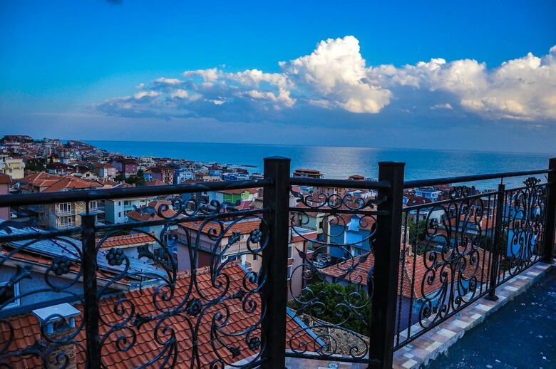 Roel Residence Apartments