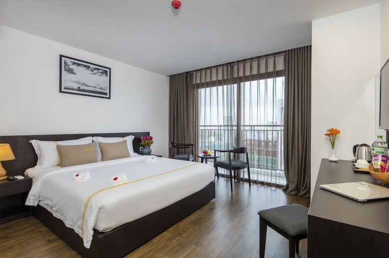 Meriton Hotel