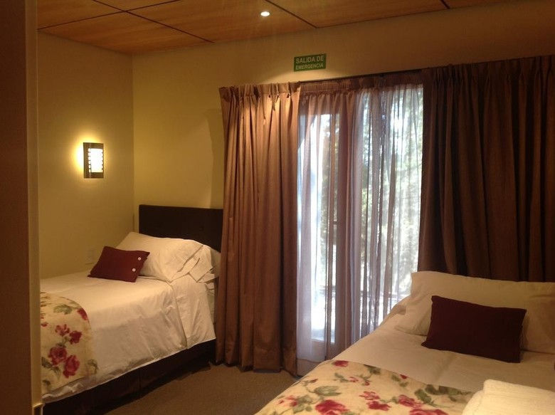 Lodge Maria Del Bosque Apart Hotel / Caba�as