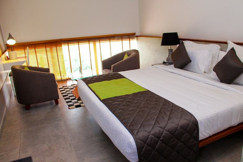 Hotel Shivas Gateway Airport Road
