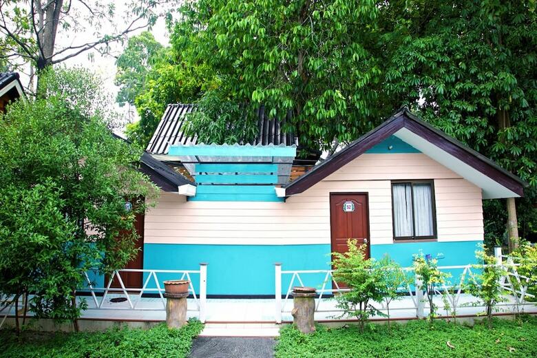 Hotel Poohbar Resort & Lotusdive