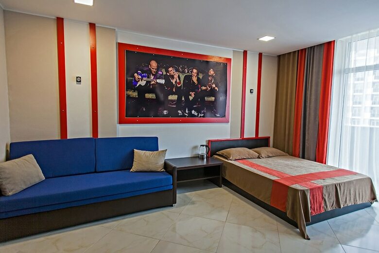 Rock Hotel First Line