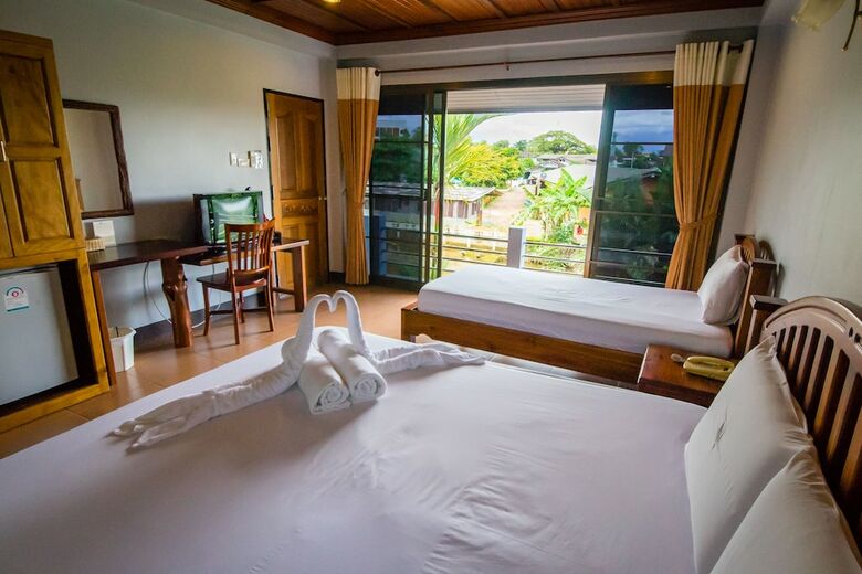 Hotel Baanrimnam Resort Trat