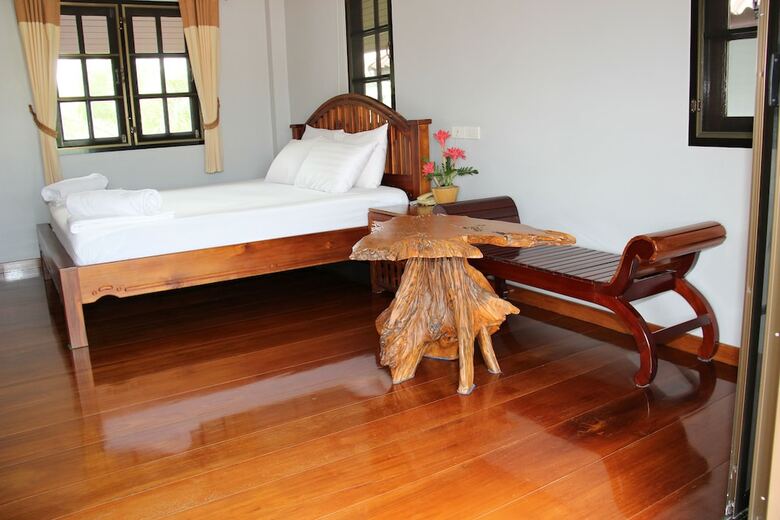 Hotel Baanrimnam Resort Trat