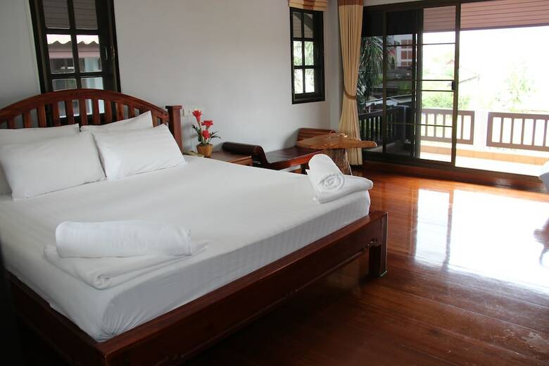 Hotel Baanrimnam Resort Trat