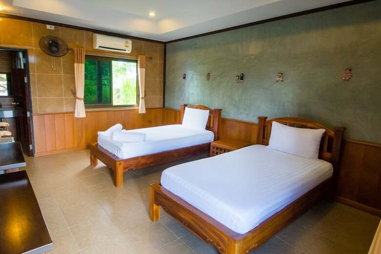 Hotel Baanrimnam Resort Trat