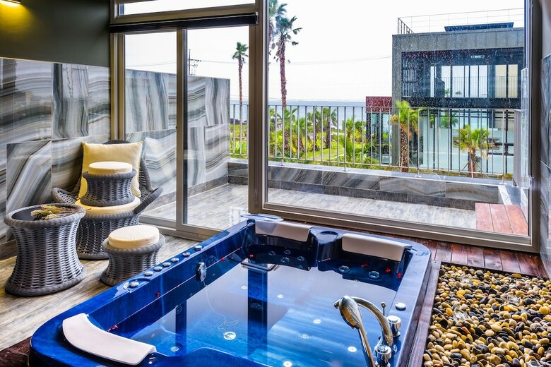 Augila Hotel Jeju Oceano Suites