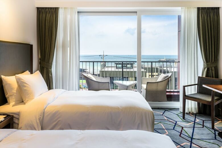 Augila Hotel Jeju Oceano Suites