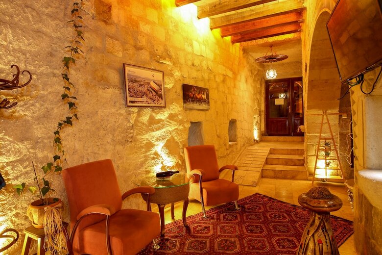 Bedrock Cave Hotel -adults Only