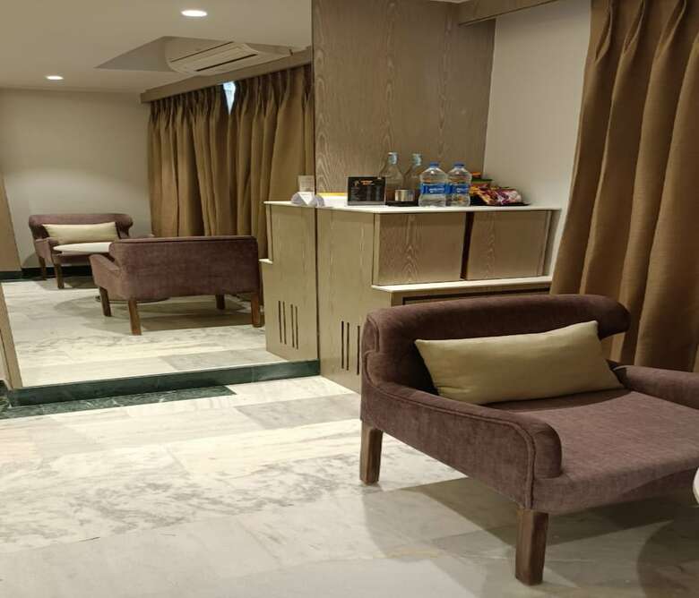 Hotel Capitol Residency