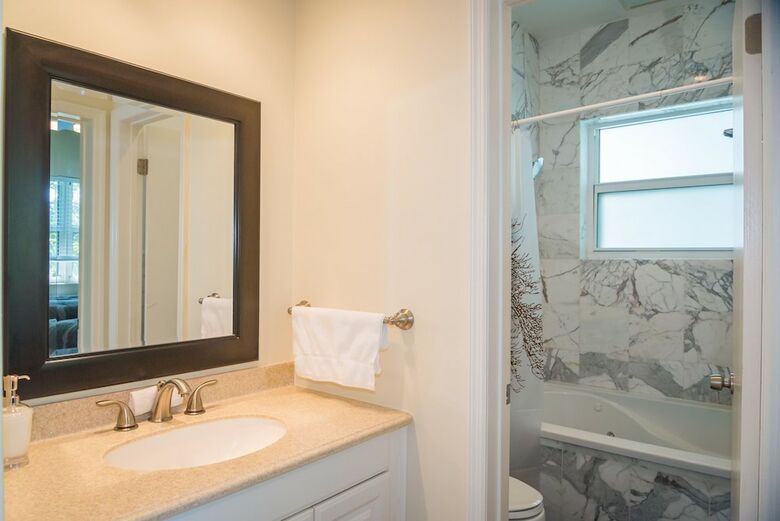 Aparthotel La Costa Suites By Royal Stays