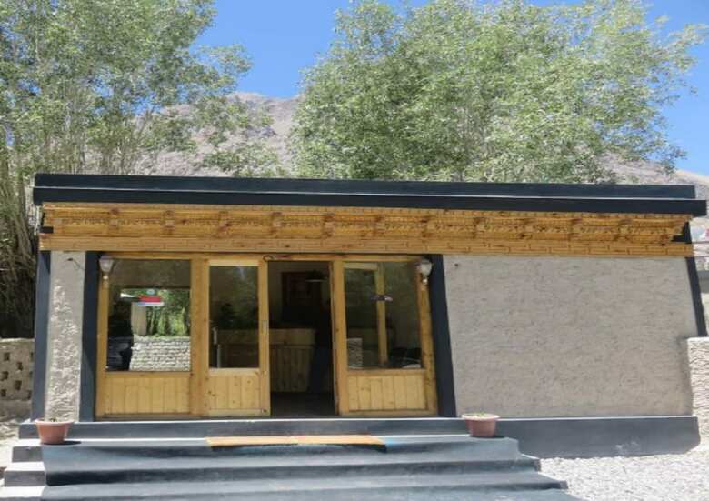 Hotel Mystique Meadows Earth Homes