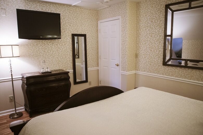 Biltmore Village Inn Bed And Breakfast
