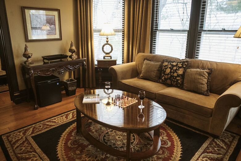 Biltmore Village Inn Bed And Breakfast