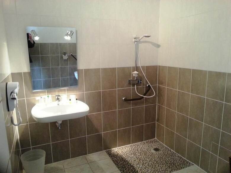 Hotel H�tel La Chaumi�re