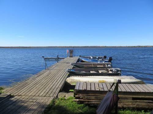 Lunge Haven Cottages & Boating Club